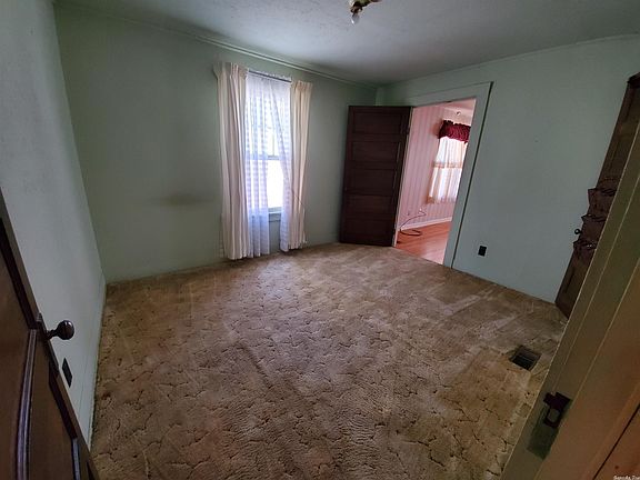 3rd image of 5722 Lee Ave