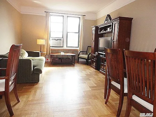 Sold by Madeleine Realty Ltd. | media 8