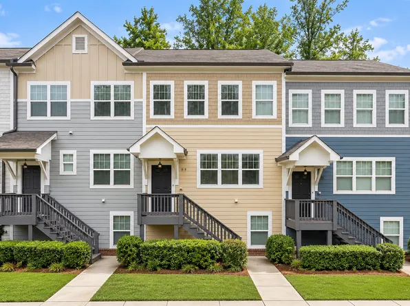 3835 Oxford Cir, Doraville, GA 30340