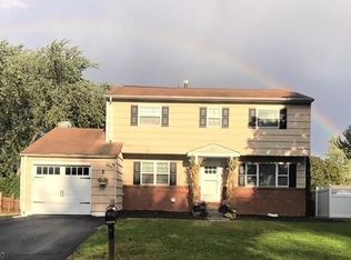 211 Seymour Rd, Hackettstown, NJ 07840