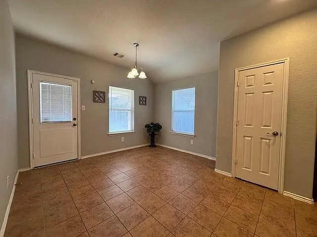 10426 Whisper Bluff Dr — Photo 7