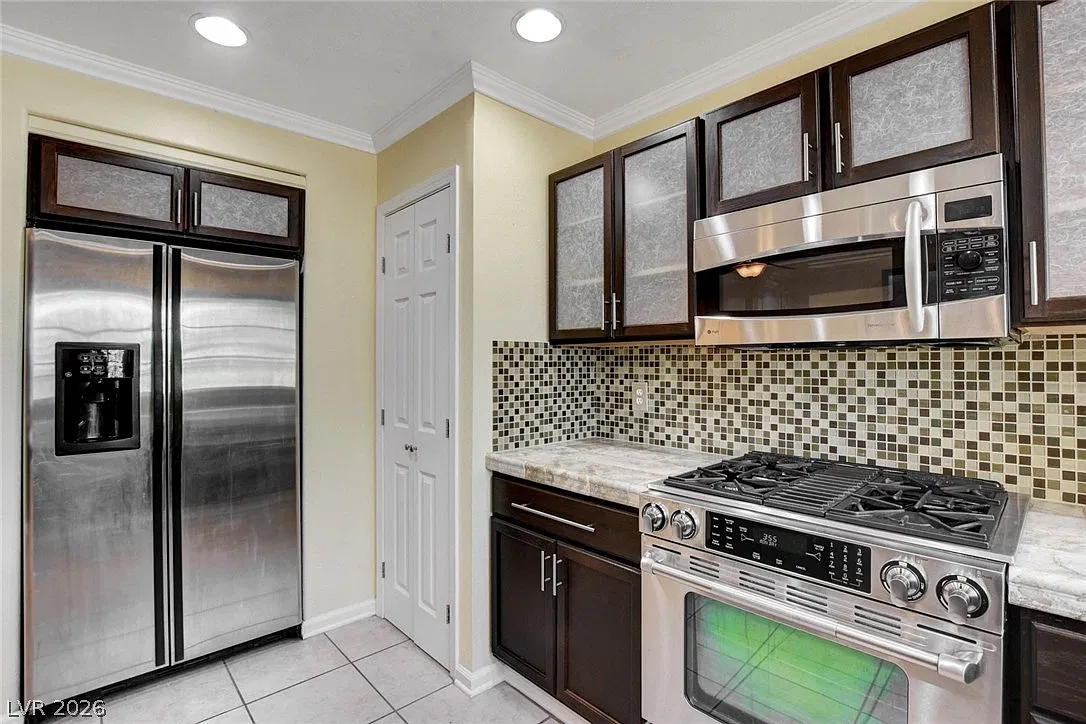 3 bed, 2.0 bath, 1476 sqft, $1,795 — Photo 1