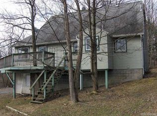 7559 E Hall Rd, Canandaigua, NY 14424