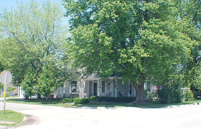 1st image of 2200 Lincoln St