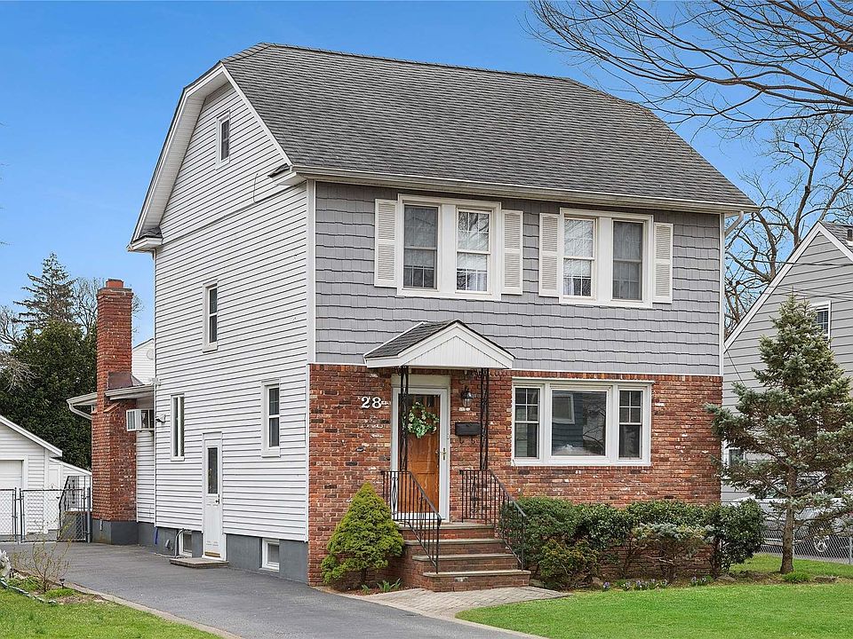 1st image of 28 Davison Avenue
