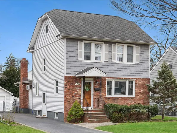 28 Davison Avenue, East Rockaway, NY 11518