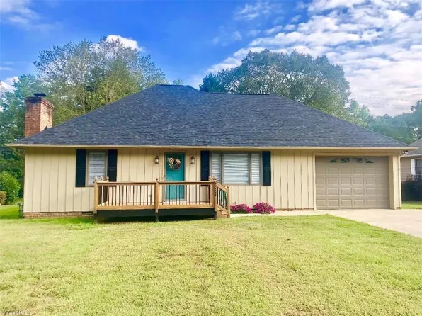 2004 Sunrise Cres, Lexington, NC 27295