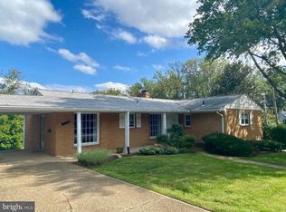 2759 S Grove St, Arlington, VA 22202