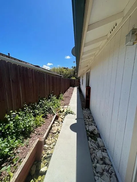 Studio, 500 sqft, $1,850 — Photo 3