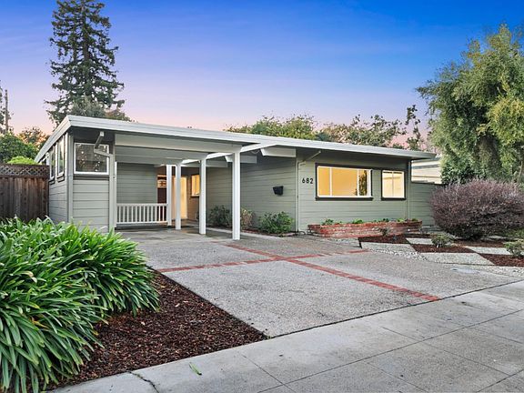 3rd image of 682 Wildwood Ln