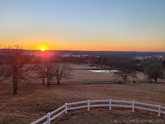 3rd image of 466821 E 1090th Rd