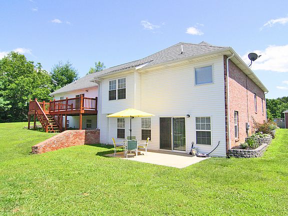 3rd image of 1822 Ferndale Dr