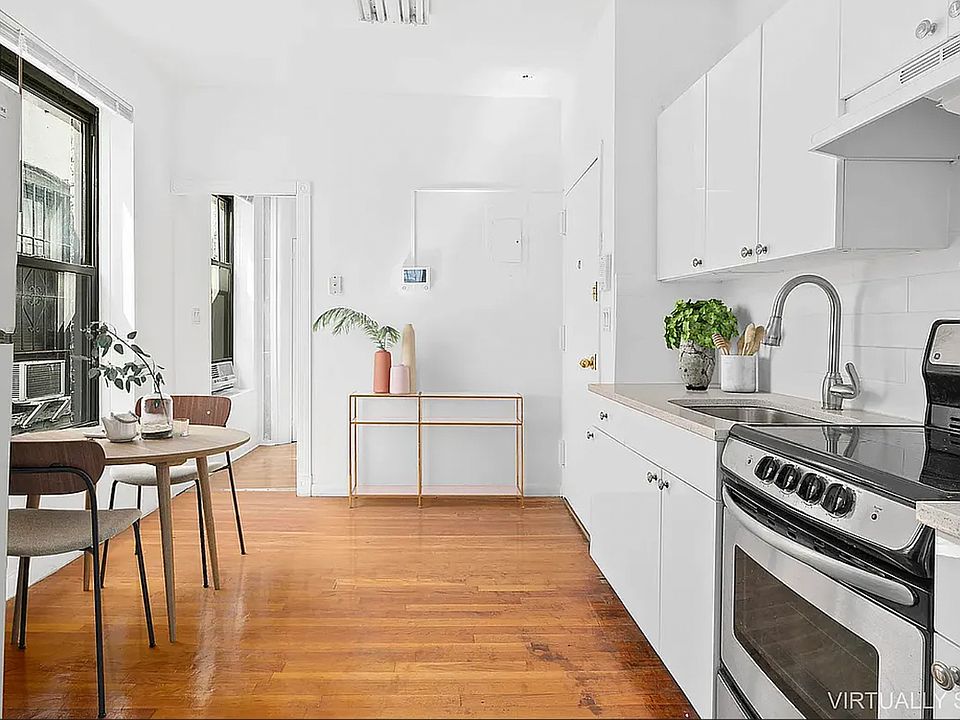 2nd image of 220 Suydam St APT 2L