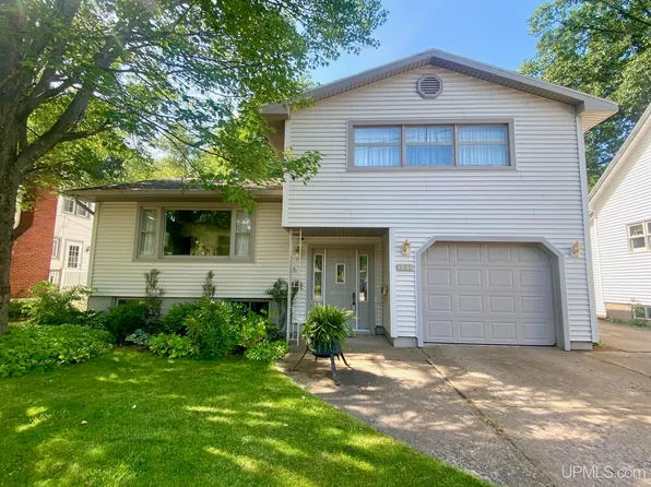 727 W Magnetic St, Marquette, MI 49855