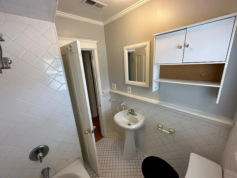 535 N Olive St — Photo 24