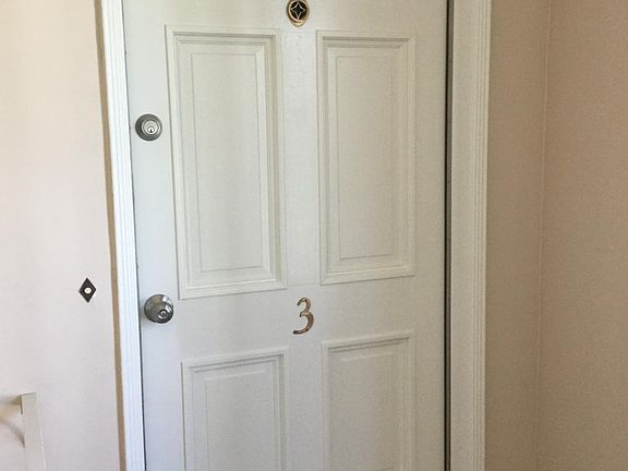 2nd image of 831 S Serrano Ave APT 3