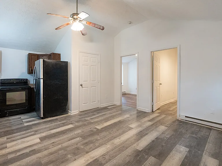 1605 Kirby Ave #B — Photo 1