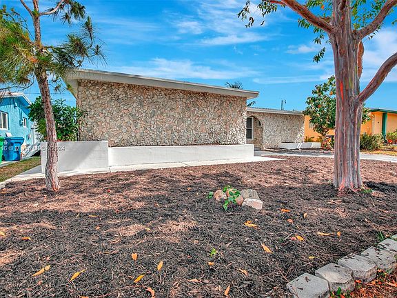 4th image of 9341 NW 26th St