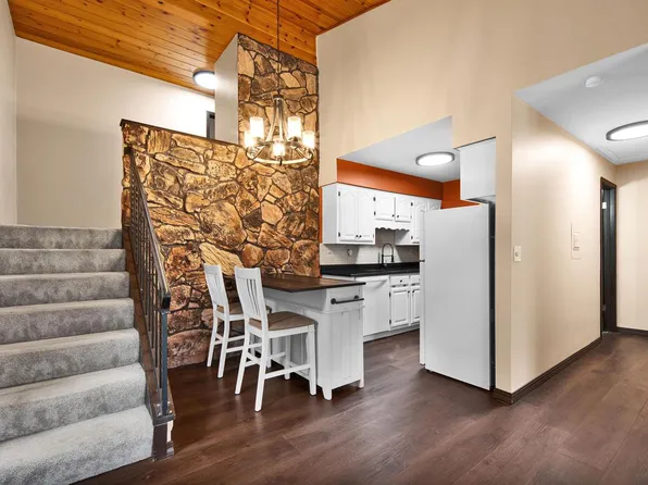 8560 West Waterford AVENUE #7, Greenfield, WI 53228