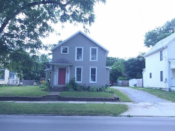 2nd image of 1024 Cottage St
