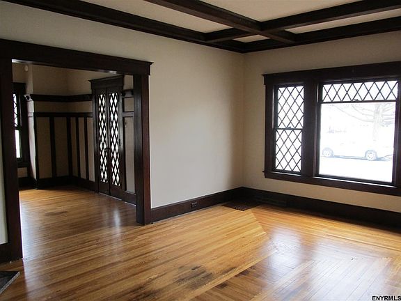 5th image of 4 Empire Ave
