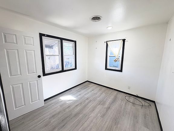 5th image of 2036 Fiero Ave