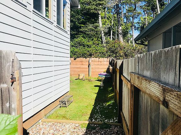 3rd image of 5330 Palisades Dr