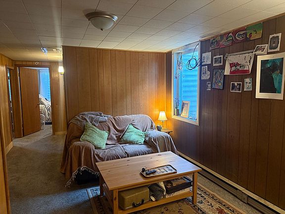 3rd image of 904 W Lamme St Unit 2