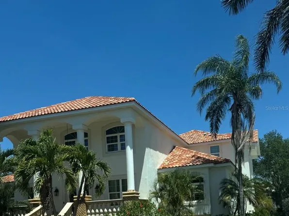 6137 Pasadena Point Blvd, Gulfport, FL 33707
