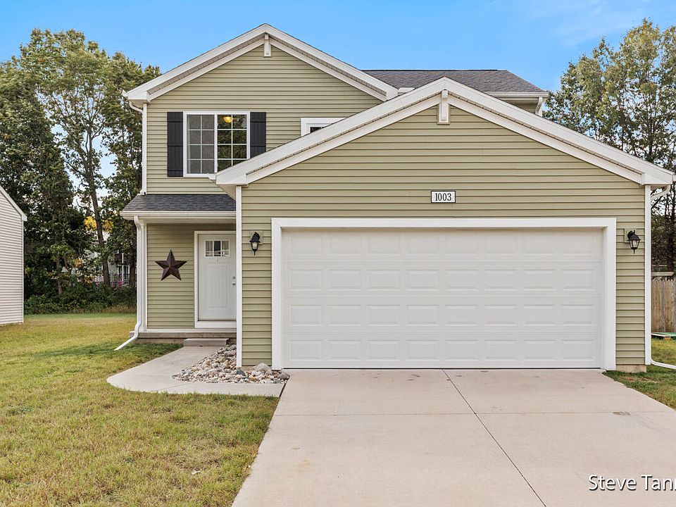 1003 Pinewood Dr, Greenville, MI 48838 Zillow