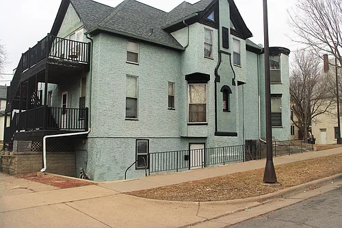 283-289 Bates Avenue Photo 1