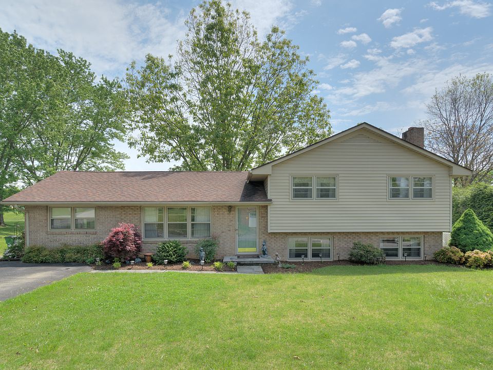 1st image of 65 Walnut Dr NW