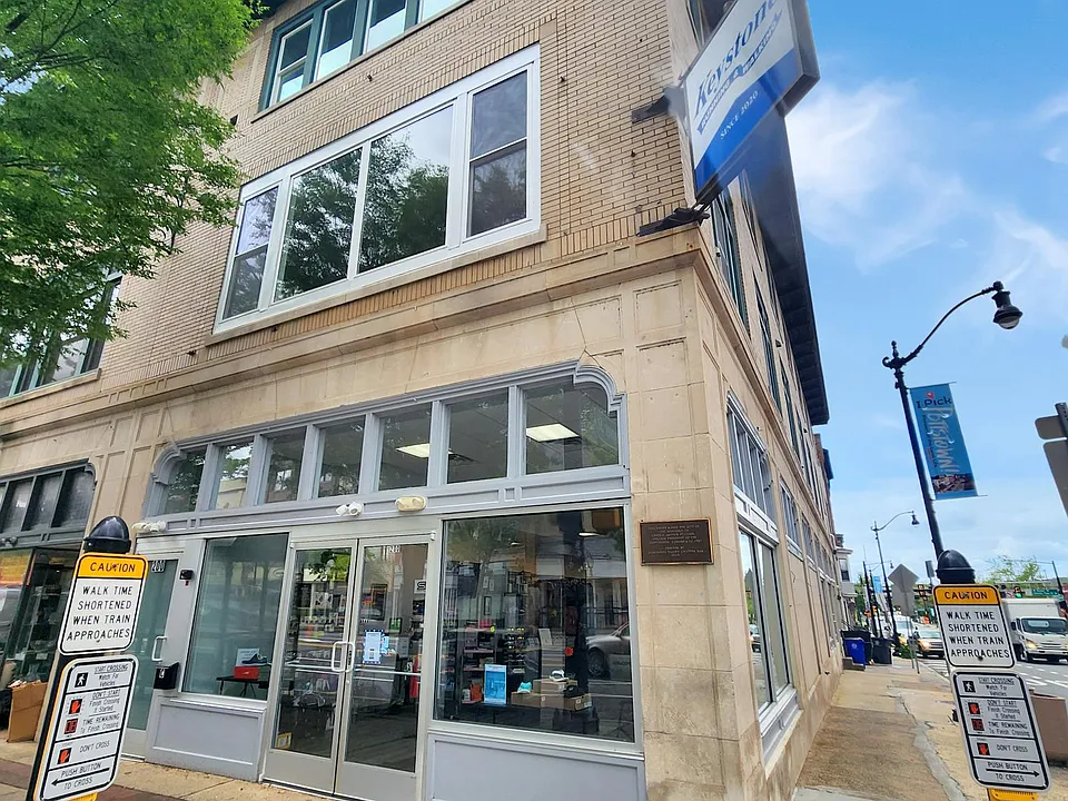 200 E High St #3A