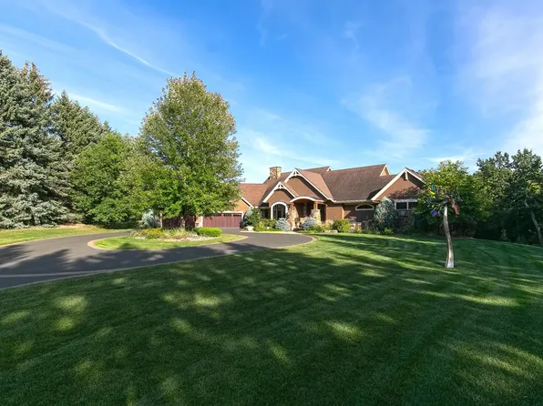 8955 Sunset Trl, Chanhassen, MN 55317