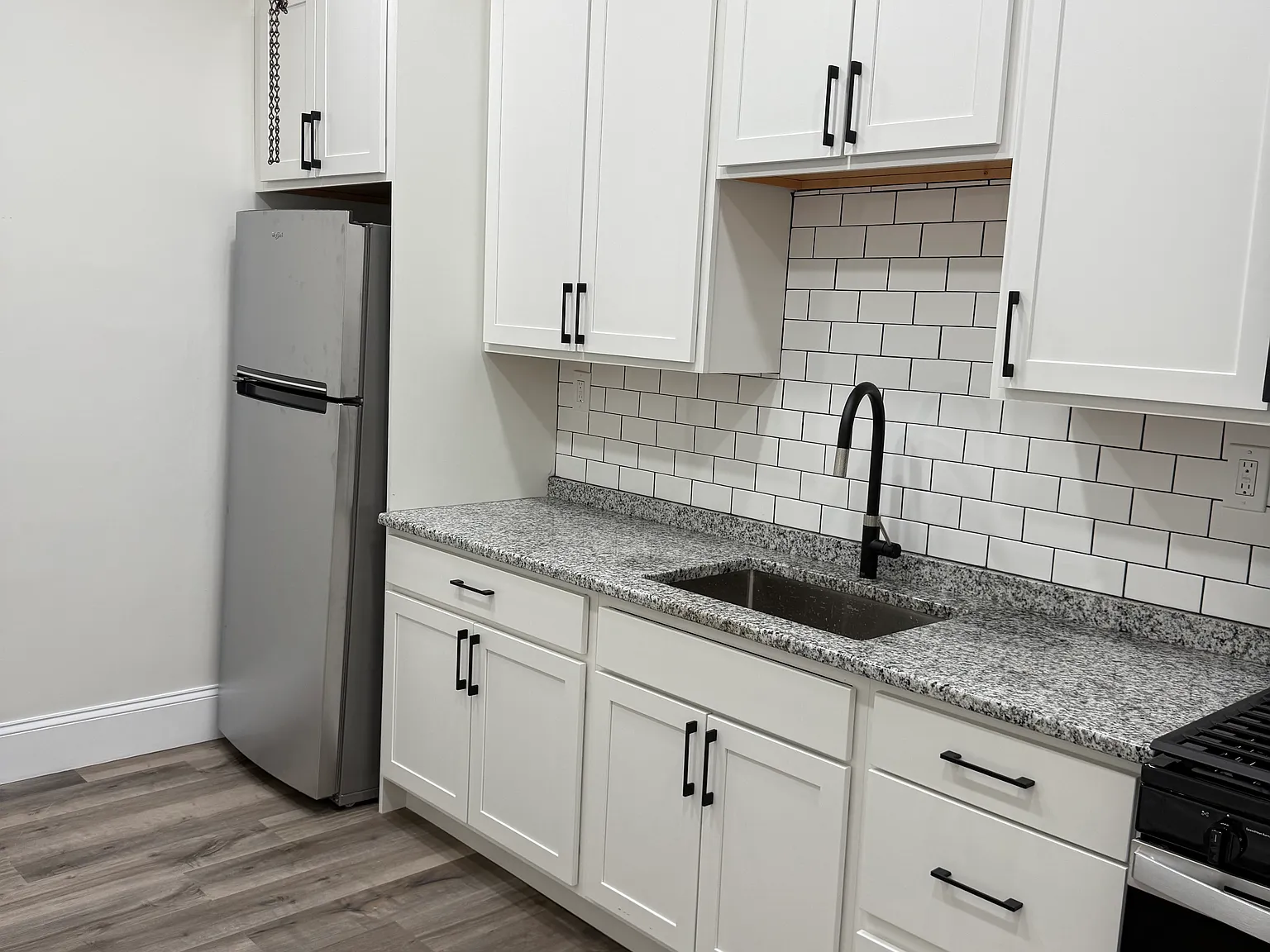 2 bed, 1000 sqft, $1,495 — Photo 3
