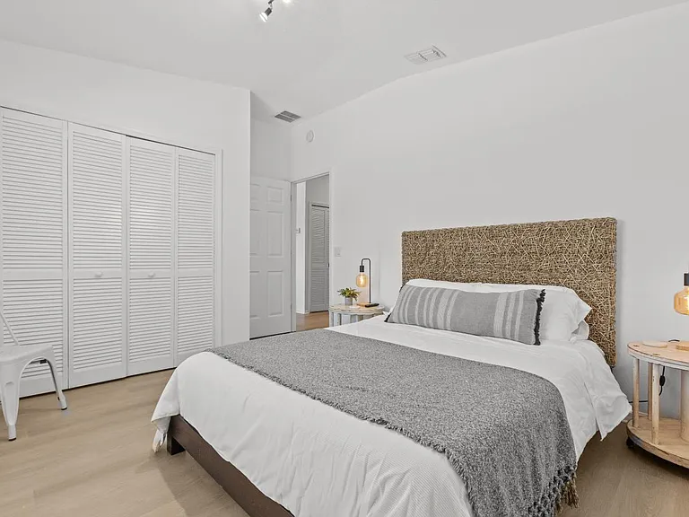 3137 Sun Lake Ct #B — Photo 11