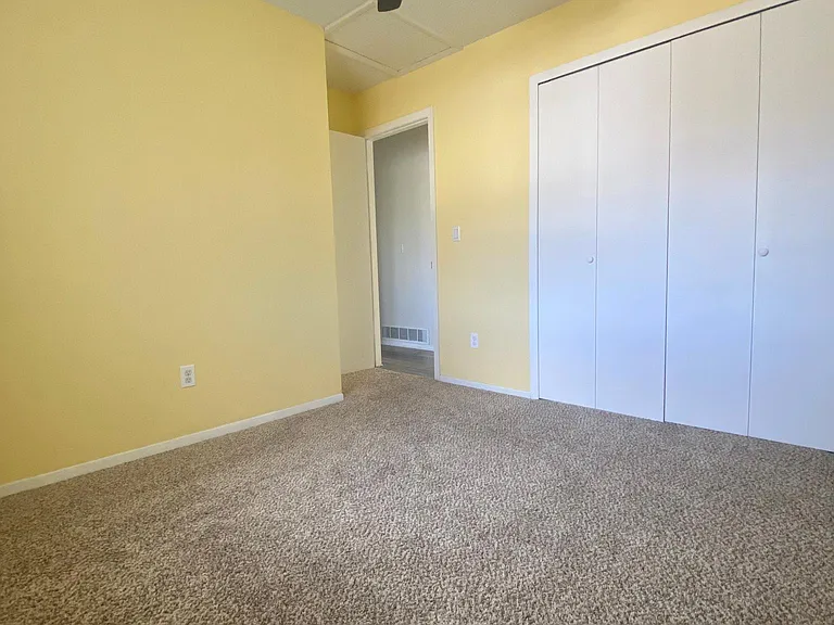 325 Catalina Dr — Photo 15
