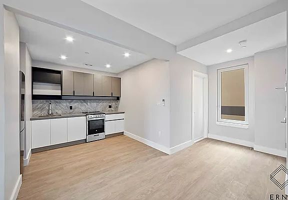 2nd image of 290 Linden Blvd #3L