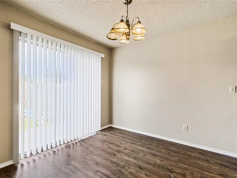 1220 Orchard Park Cir — Photo 13