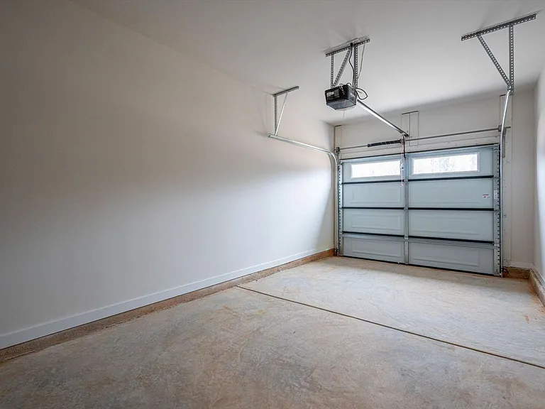 409 E 20th St #13 — Photo 12