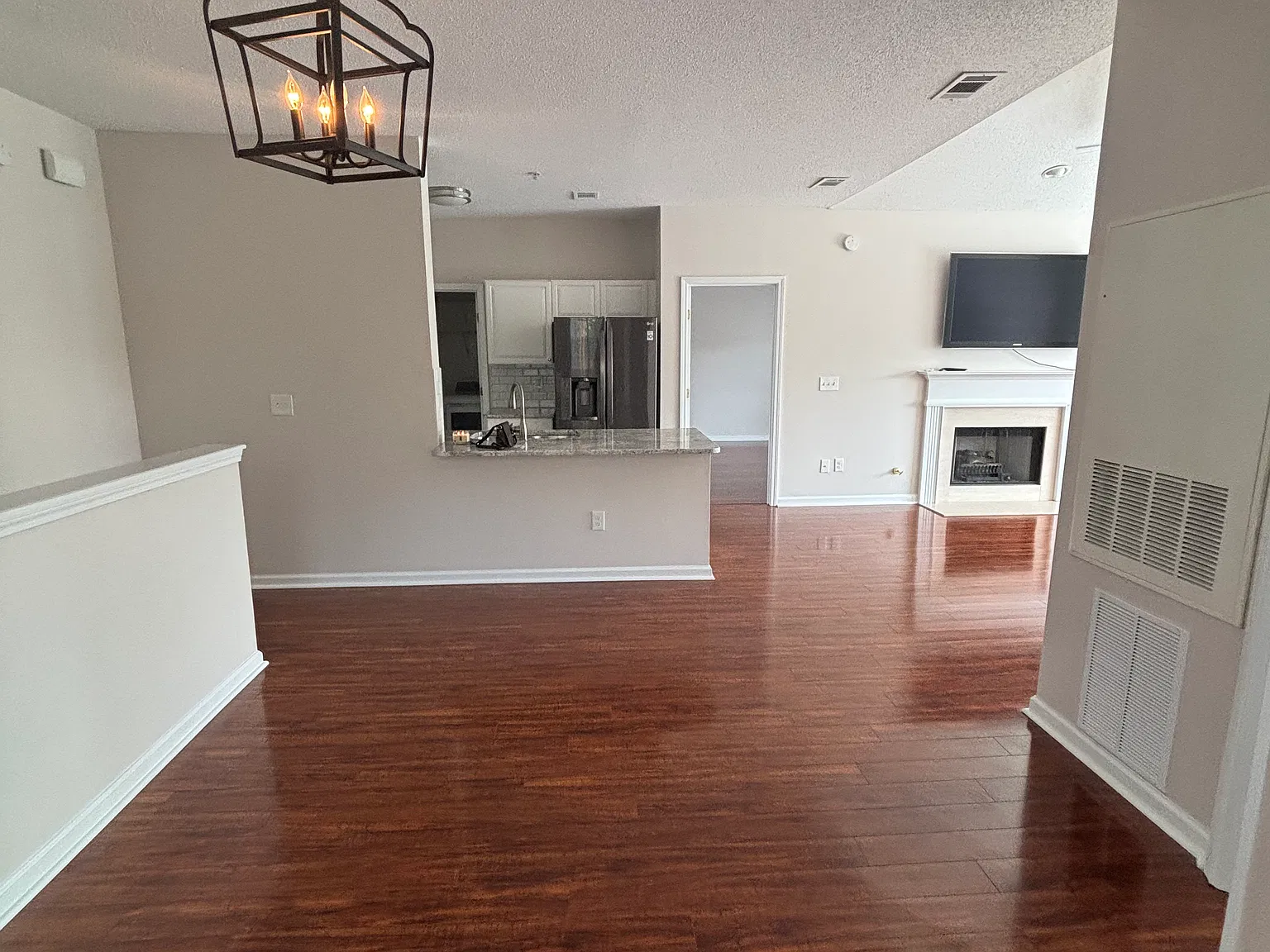 2 bed, 1215 sqft, $2,000 — Photo 3