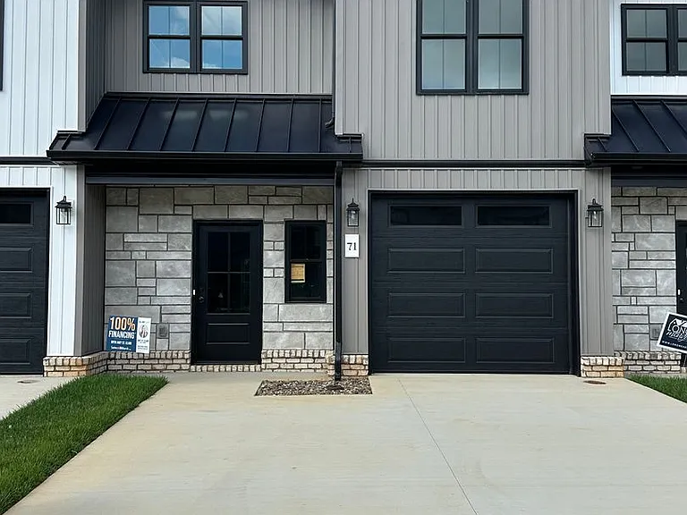 71 Luke Ct — Photo 1