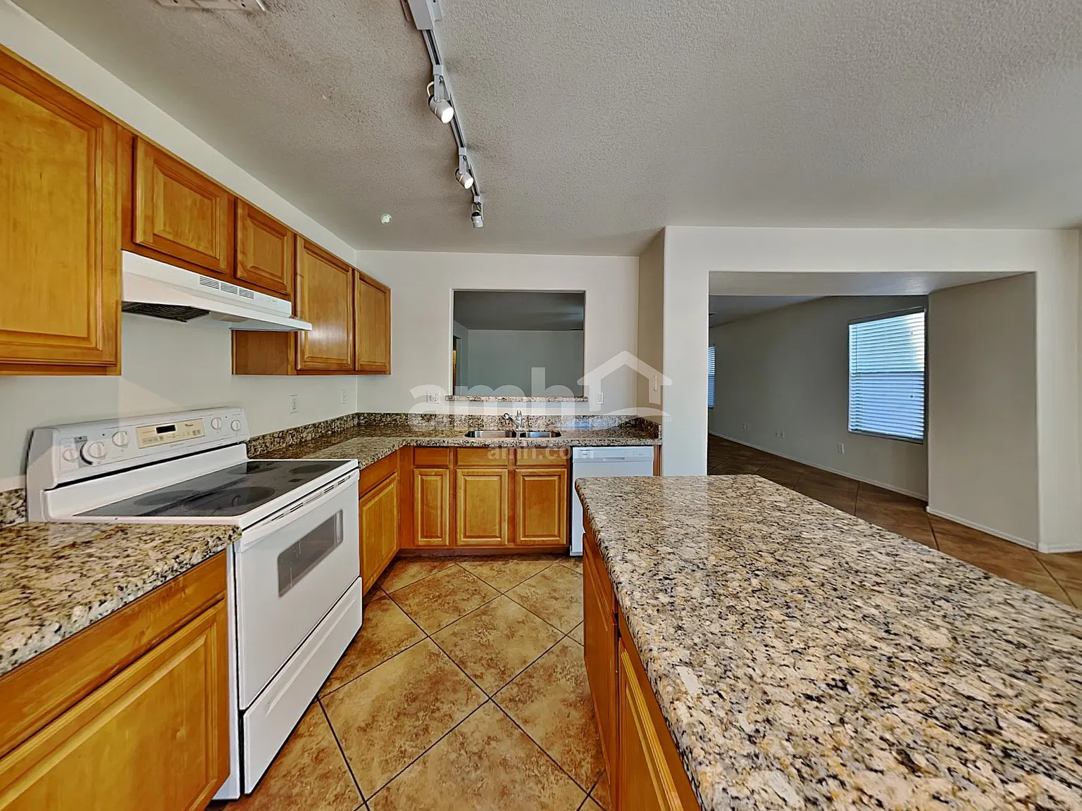 3 bed, 2.0 bath, 1656 sqft, $2,650 — Photo 3