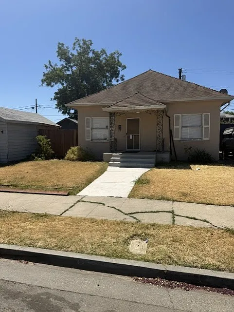 3 bed, 1351 sqft, $1,950 — Photo 1