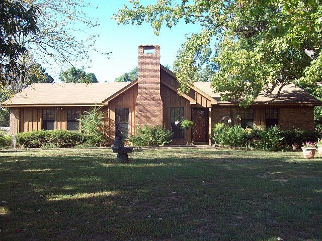 1st image of 103 Pine Pl