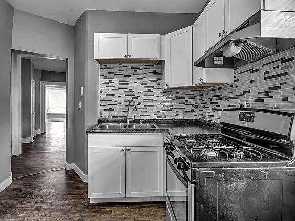 3rd image of 1073 Grant St APT 19