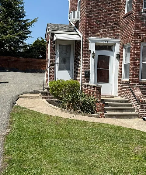 245 Terrace Ave — Photo 9