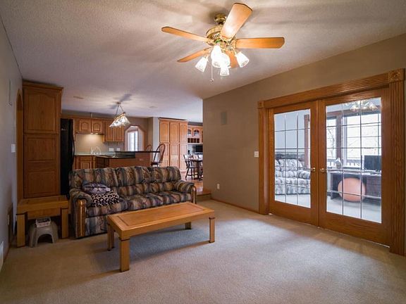 5th image of 10801 Cambridge Ct