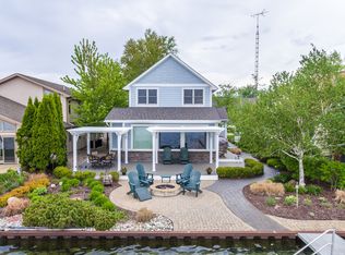 2493 Davis Rd, Fenton, MI 48430