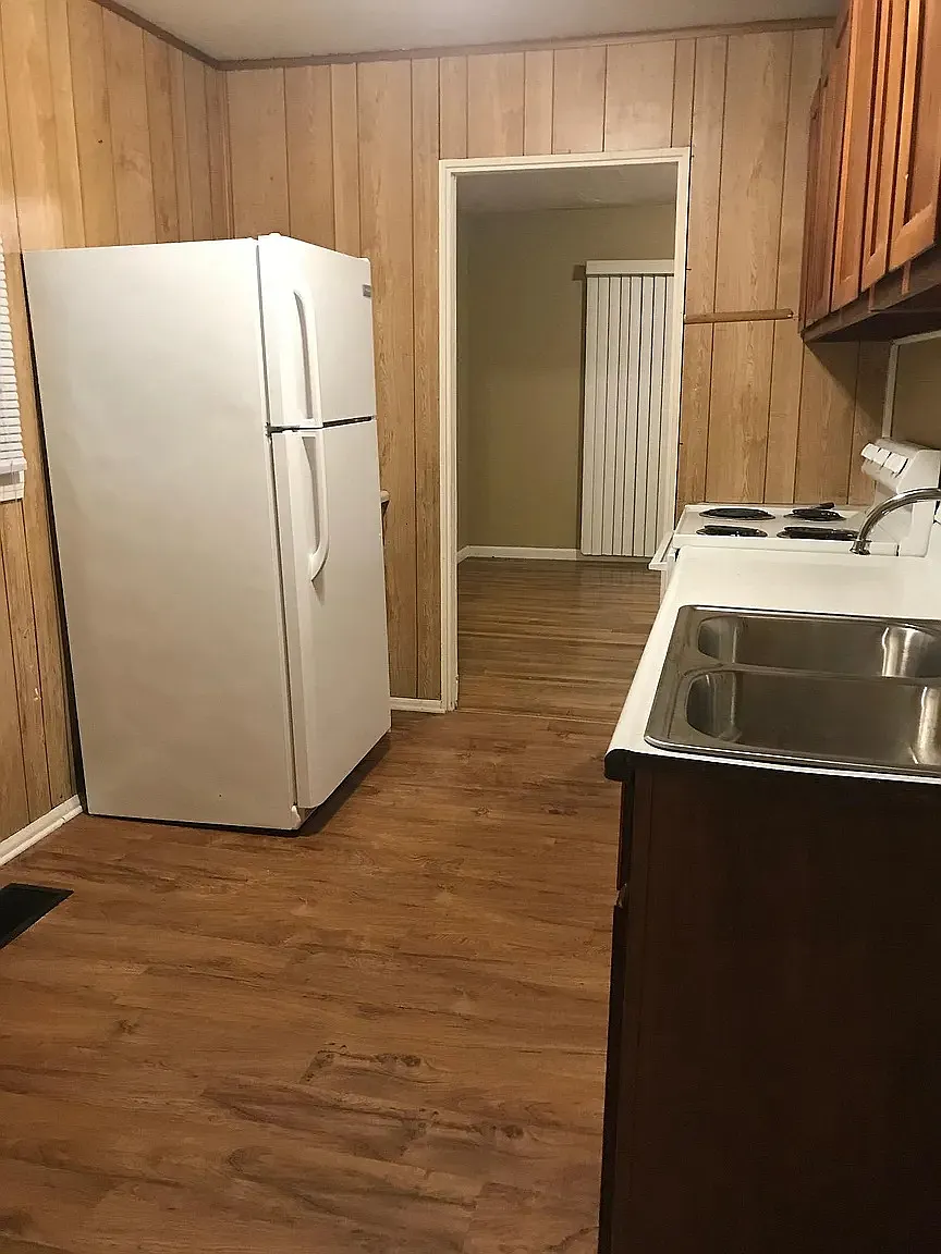 3 bed, 928 sqft, $995 — Photo 4